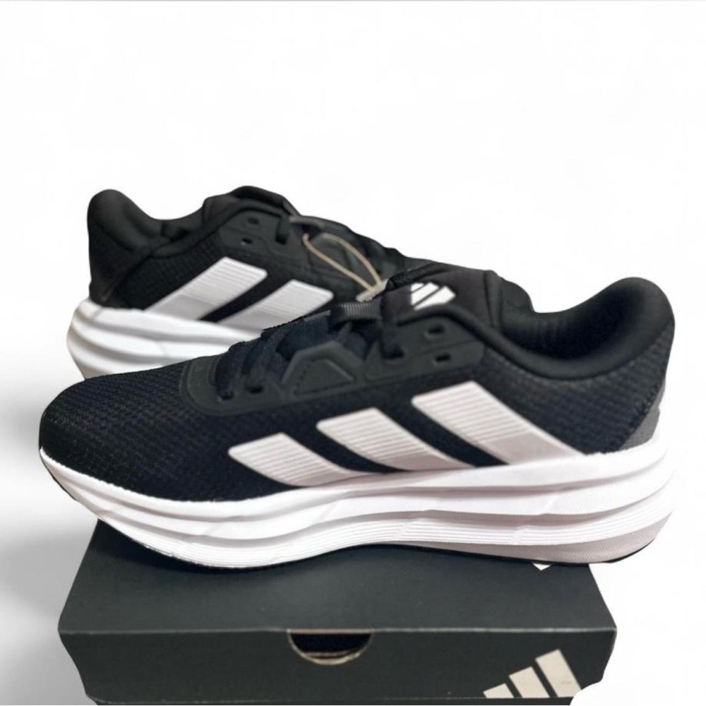 NWT Adidas Women’s Black/White Cloudfoam Running Shoes Size US Women’s 11 - Picture 4 of 6